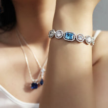 Load image into Gallery viewer, Statement Bracelet With Round Zirconia